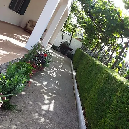 House 28 * Orikum